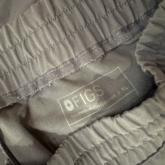 Figs Charcoal Scrub Set - Picture 6 of 7